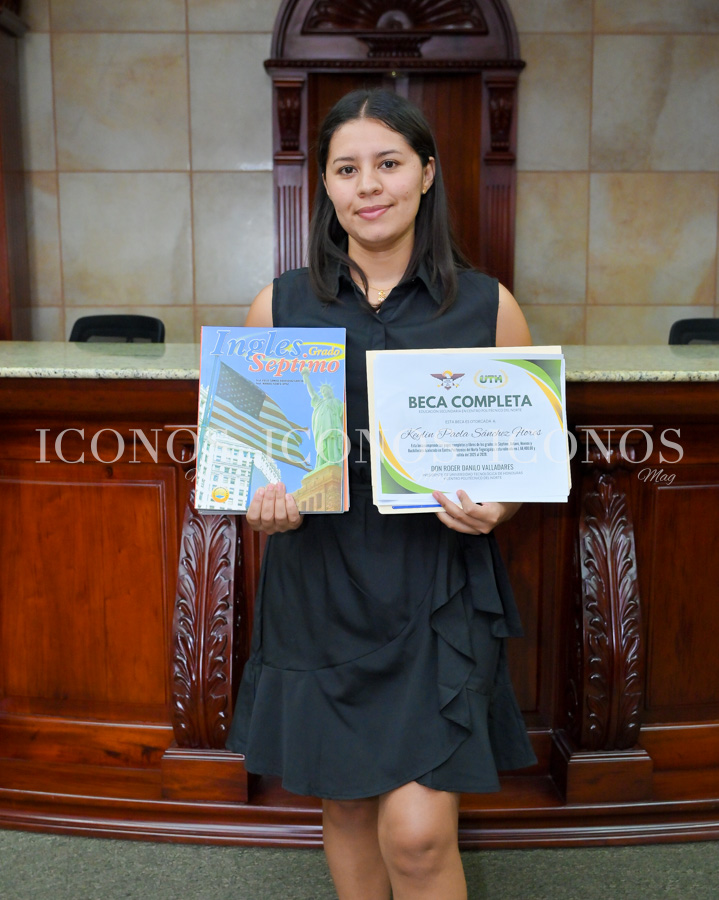 Entrega beca Keylin Sánchez 2025 by UTH Honduras y Centro Politécnico