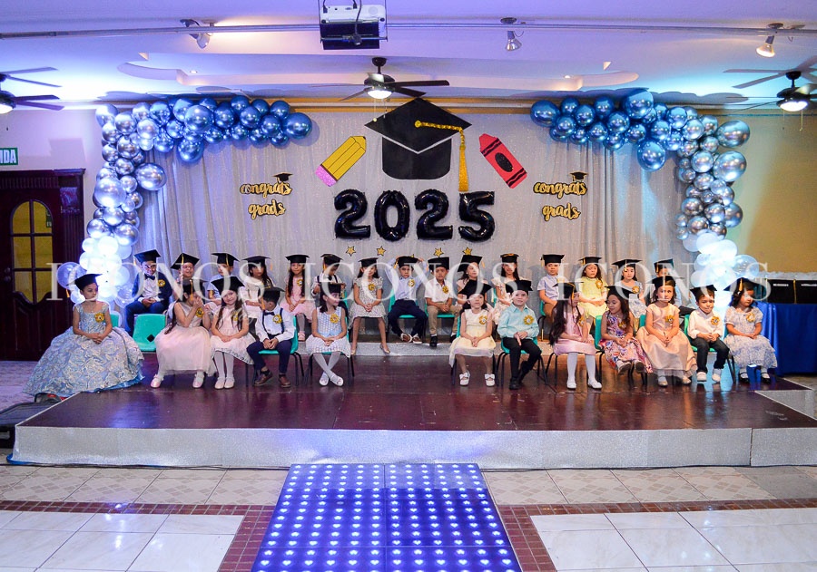 graduacion preparatoria 2025 by our second home school