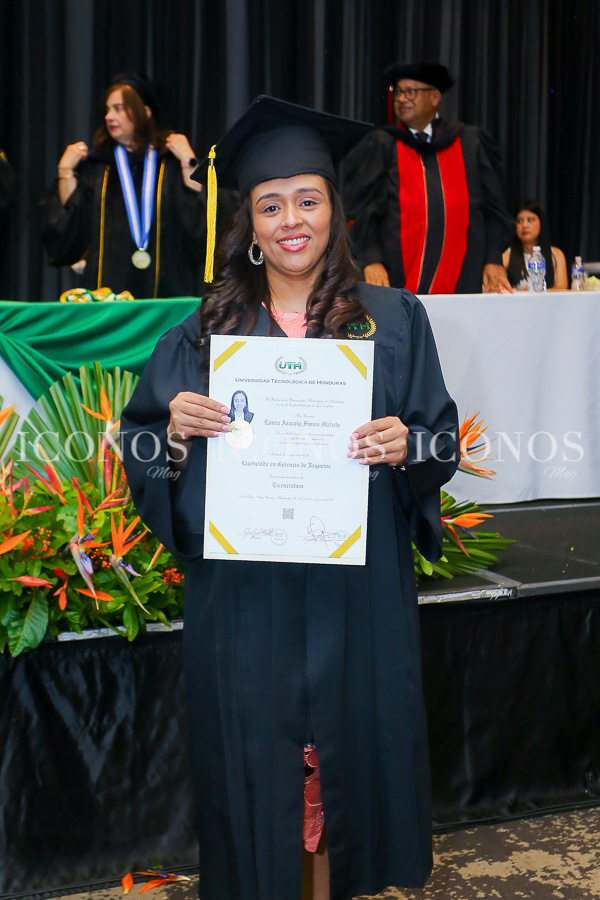 Primera ceremonia graduación 2025 by UTH campus Tegucigalpa 3
