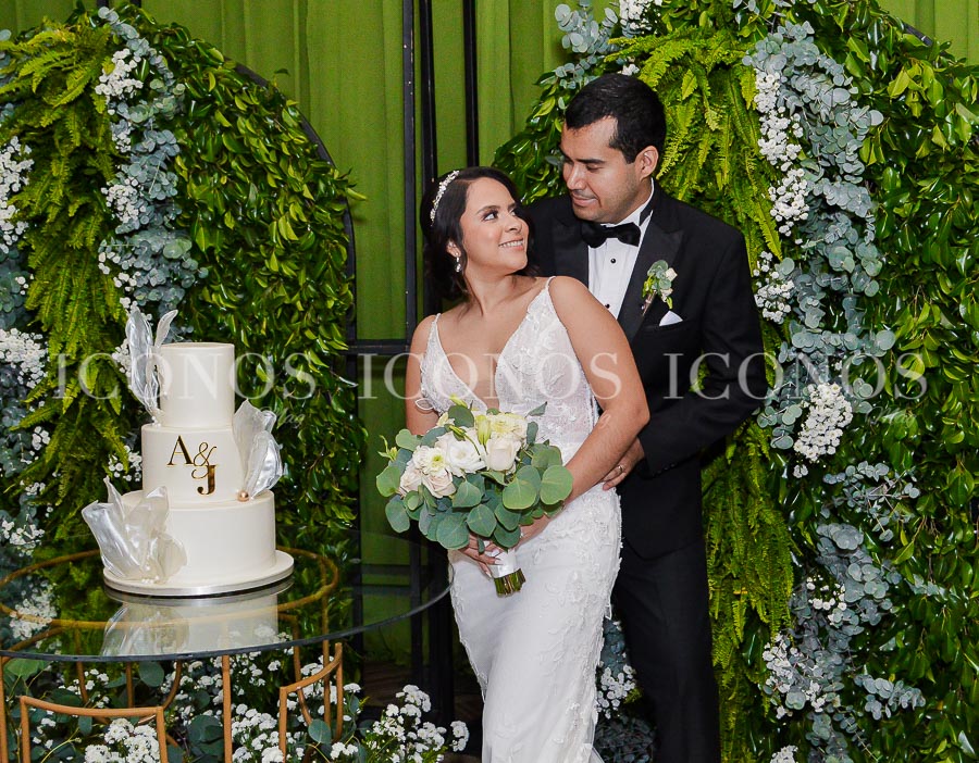 Jennifer Elizabeth López Manzanares y Arturo Paz Noriega