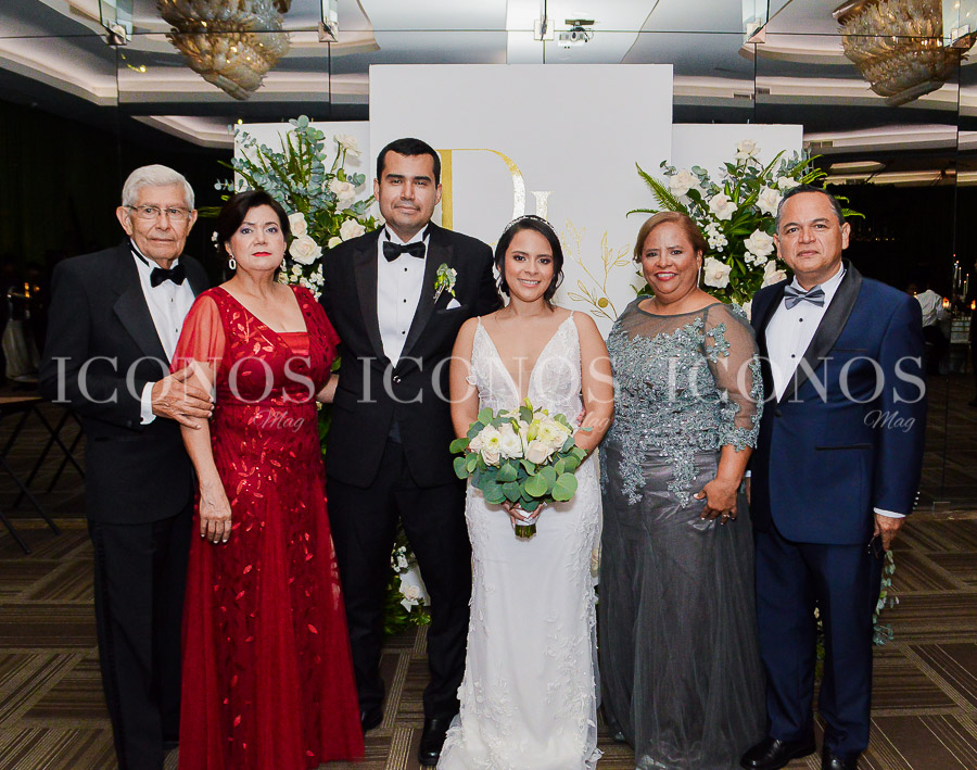 Jennifer Elizabeth López Manzanares y Arturo Paz Noriega