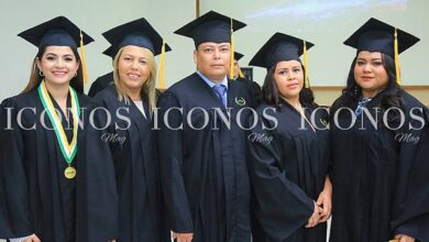 portada graduación uth 2025