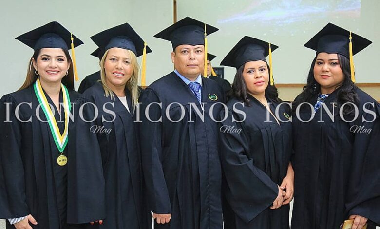 portada graduación uth 2025