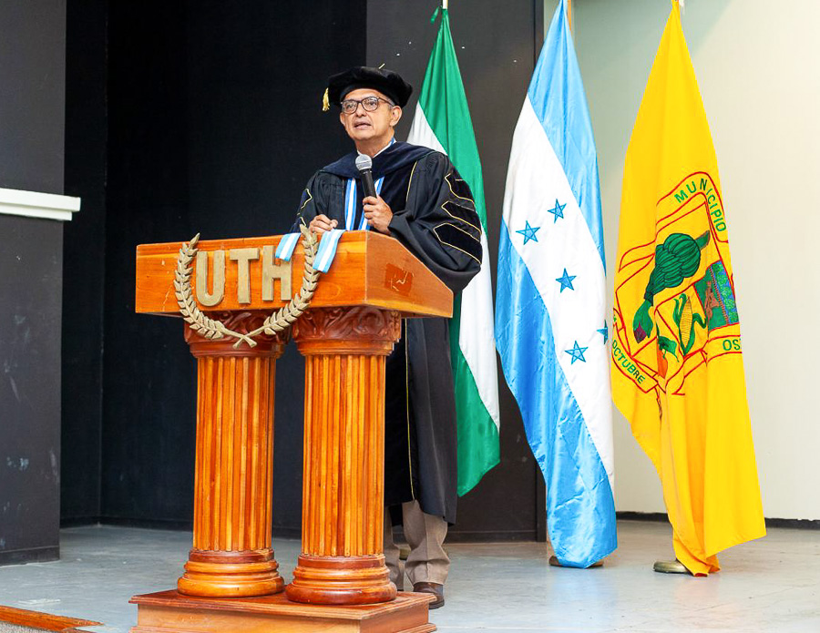 primera graduacion 2025 uth campus el progreso