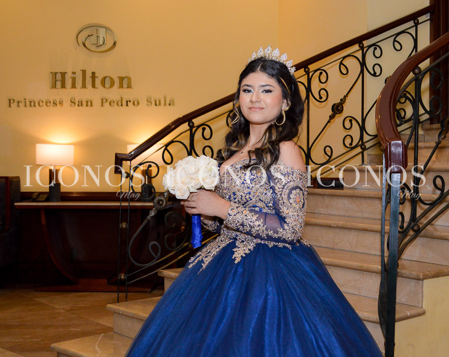 Paulina Mercedes Alvarado Canales, Quinceañera Paulina Alvarado, Agasajada, Festejada, Moonlit night themed party, Salón Bristol, Hotel Hilton Princess, Wendy Canales, Yolani Lara, Audiovid y deejay Leiva, Honduras, ICONOS, ICONOS Mag, ICONOS IM, ICONOS TV, revista ICONOS, revista ICONOS Honduras, Revista digital Honduras, Revista digital ICONOS, eventos Honduras, noticias Honduras, eventos sociales San Pedro Sula, eventos sociales Tegucigalpa, eventos sociales Honduras