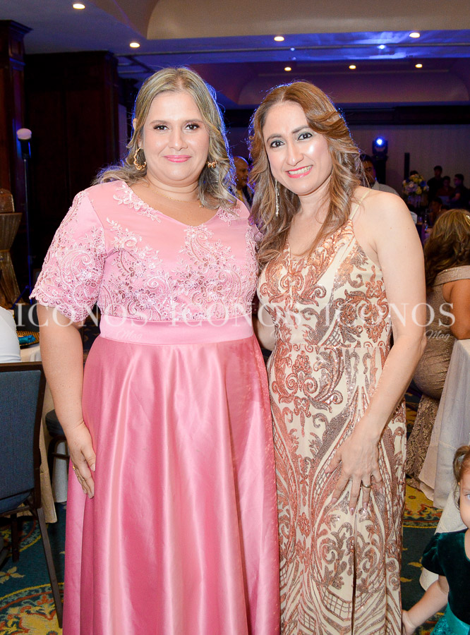 Paulina Mercedes Alvarado Canales, Quinceañera Paulina Alvarado, Agasajada, Festejada, Moonlit night themed party, Salón Bristol, Hotel Hilton Princess, Wendy Canales, Yolani Lara, Audiovid y deejay Leiva, Honduras, ICONOS, ICONOS Mag, ICONOS IM, ICONOS TV, revista ICONOS, revista ICONOS Honduras, Revista digital Honduras, Revista digital ICONOS, eventos Honduras, noticias Honduras, eventos sociales San Pedro Sula, eventos sociales Tegucigalpa, eventos sociales Honduras