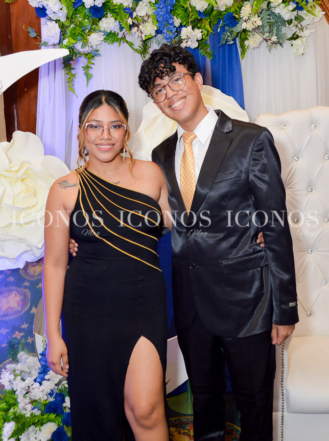Paulina Mercedes Alvarado Canales, Quinceañera Paulina Alvarado, Agasajada, Festejada, Moonlit night themed party, Salón Bristol, Hotel Hilton Princess, Wendy Canales, Yolani Lara, Audiovid y deejay Leiva, Honduras, ICONOS, ICONOS Mag, ICONOS IM, ICONOS TV, revista ICONOS, revista ICONOS Honduras, Revista digital Honduras, Revista digital ICONOS, eventos Honduras, noticias Honduras, eventos sociales San Pedro Sula, eventos sociales Tegucigalpa, eventos sociales Honduras