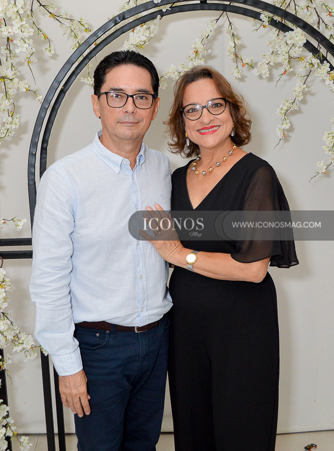 aniversarios de karen rhinehart y jimmy soto