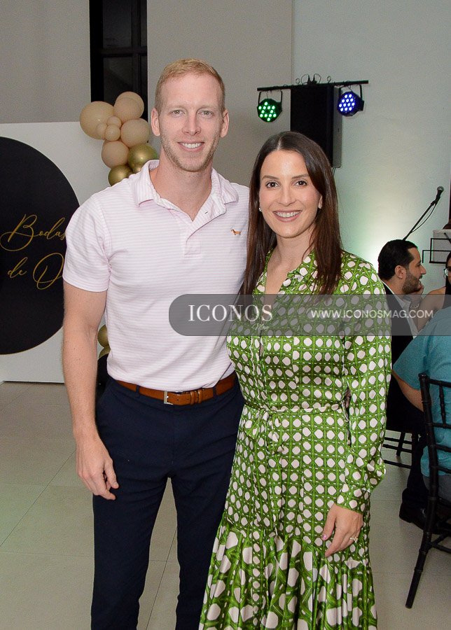 aniversarios de karen rhinehart y jimmy soto