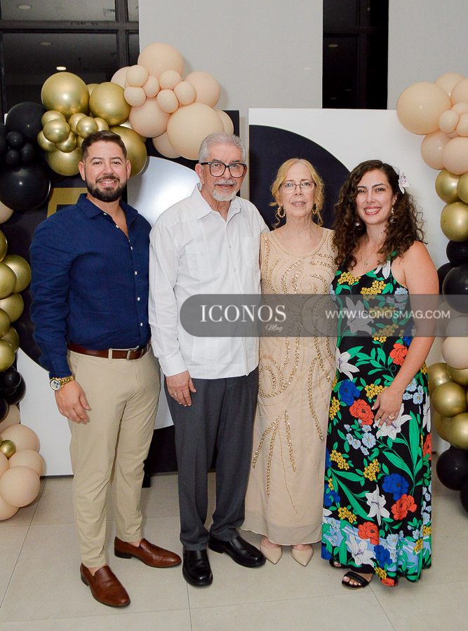 aniversarios de karen rhinehart y jimmy soto