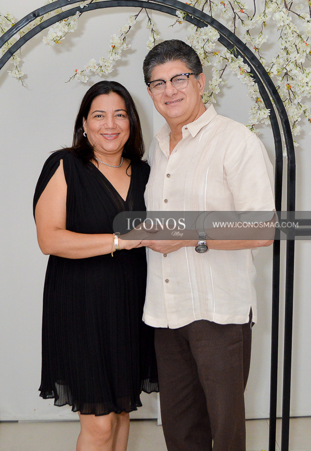 aniversarios de karen rhinehart y jimmy soto