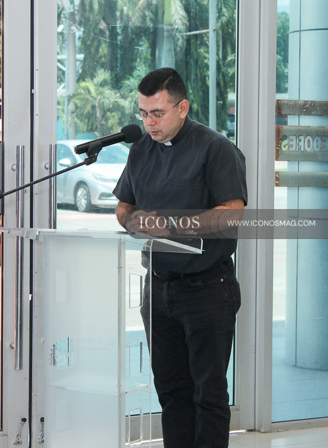 conferencia de prensa eugenio hoyos