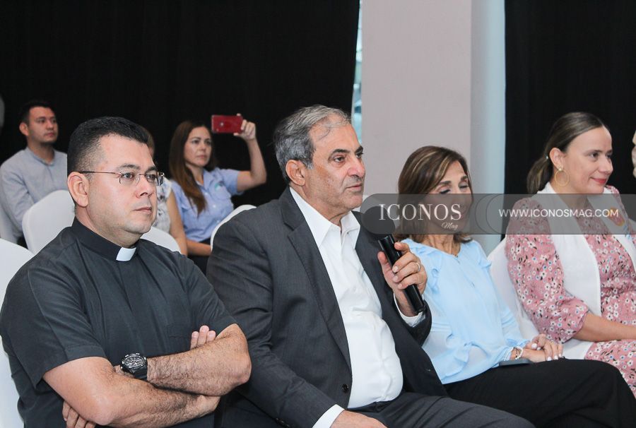 conferencia de prensa eugenio hoyos