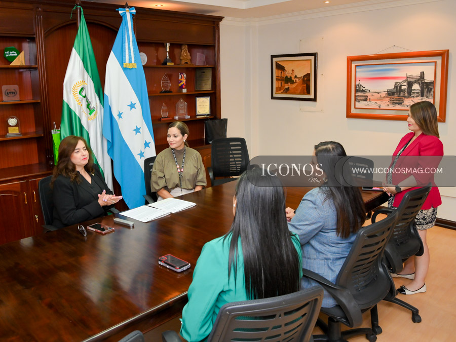 firma convenio uth honduras y bac latam