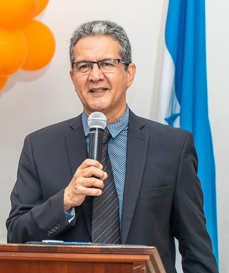 inicio clases modalidad fin de semana ucenm honduras