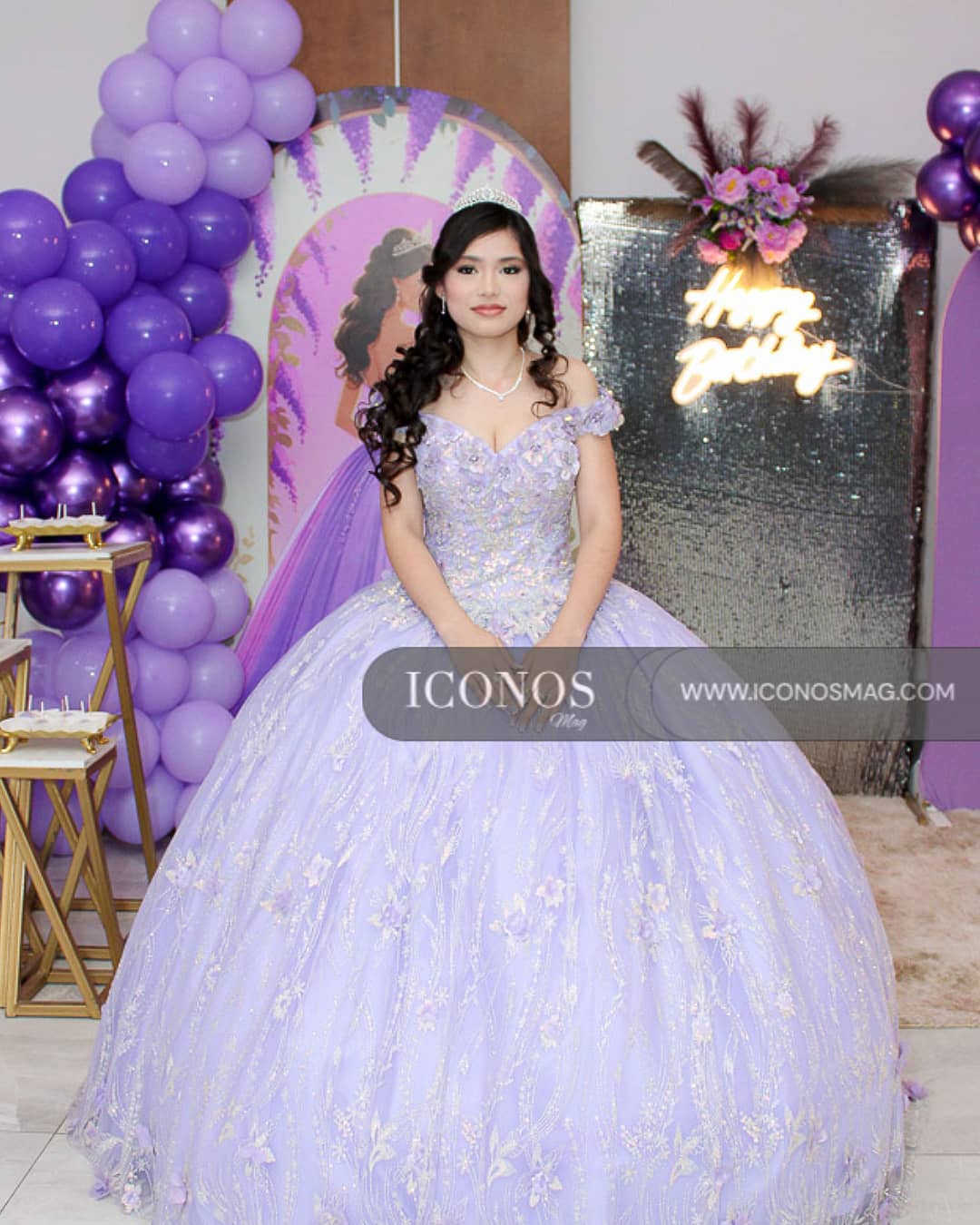 Maya Stacy Caballero Muñoz festeja sus 16 años en una noche de ensueño
