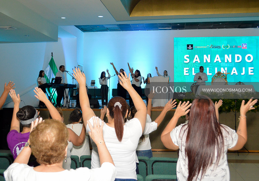 Jornada de oracin y adoracin Sanando el linaje UTH Honduras