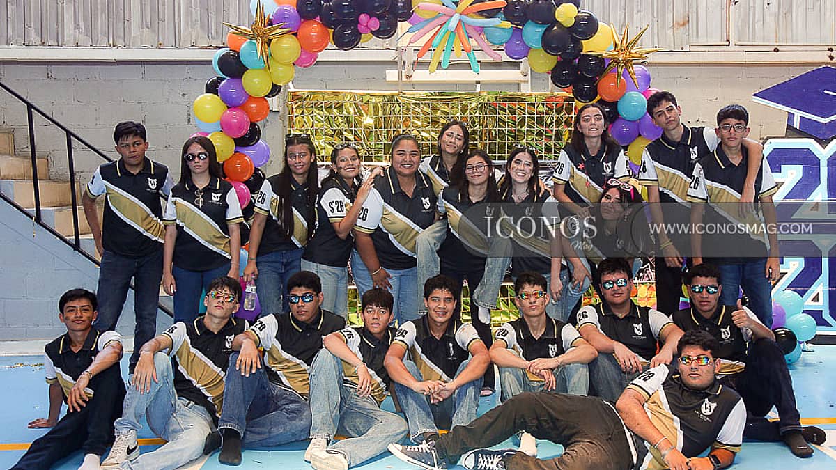 QUINTA PARTE La entrada de los <em>Seniors Huskies</em> 2026 <em>by Villasturias Academy</em> San Pedro Sula
