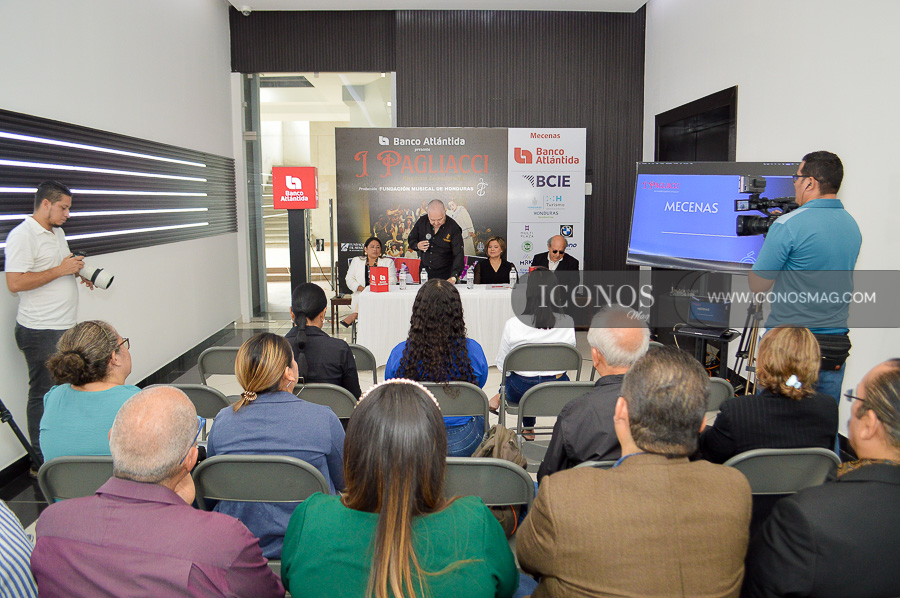 conferencia de prensa opera i pagliacci banco atlantida honduras