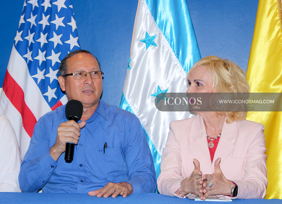 conferencia de prensa v cumbre de relaciones publicas by usap honduras