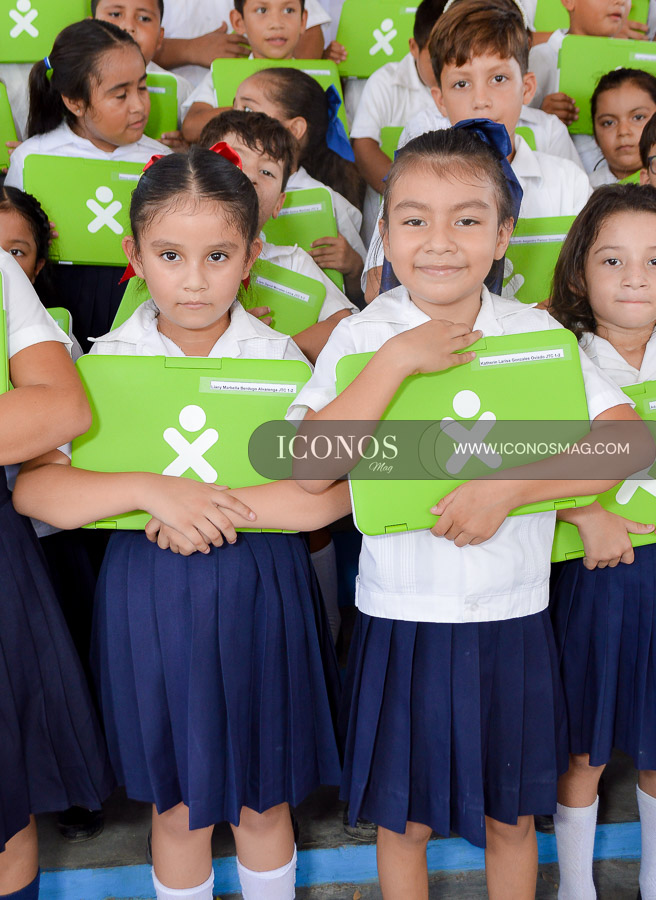una computadora por nino fundacion bi banpais