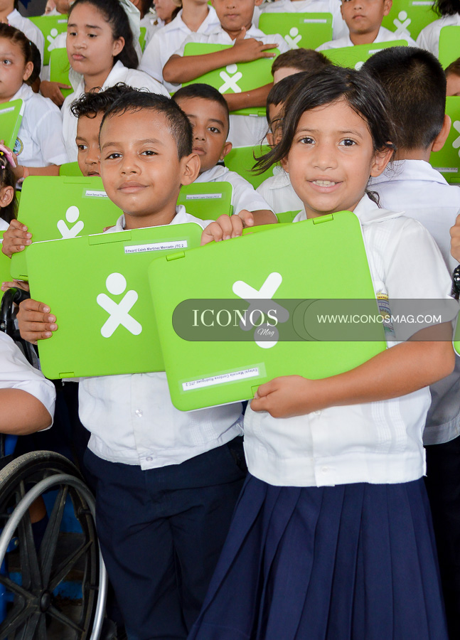 una computadora por nino fundacion bi banpais
