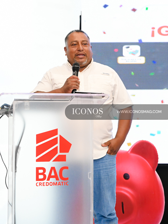 ceremonia premiacion el ahorro te llama bac honduras
