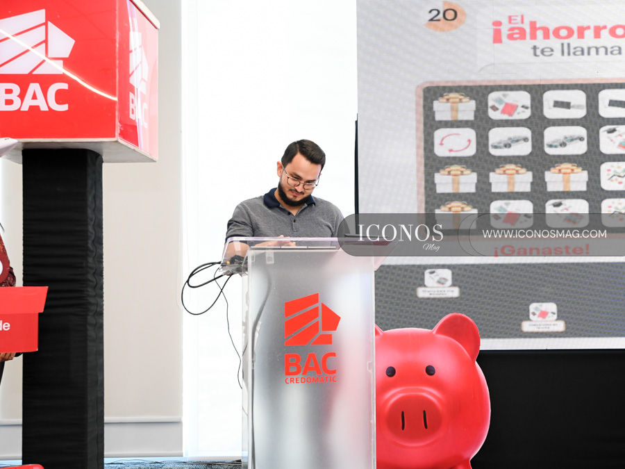 ceremonia premiacion el ahorro te llama bac honduras