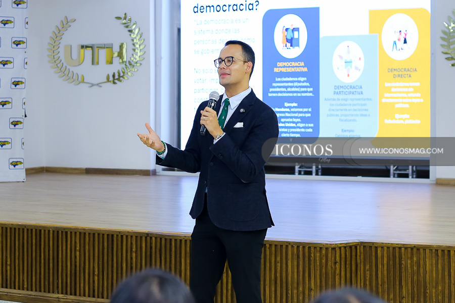 dialogo uth de empresarios y jovenes universitarios by cohep y uth