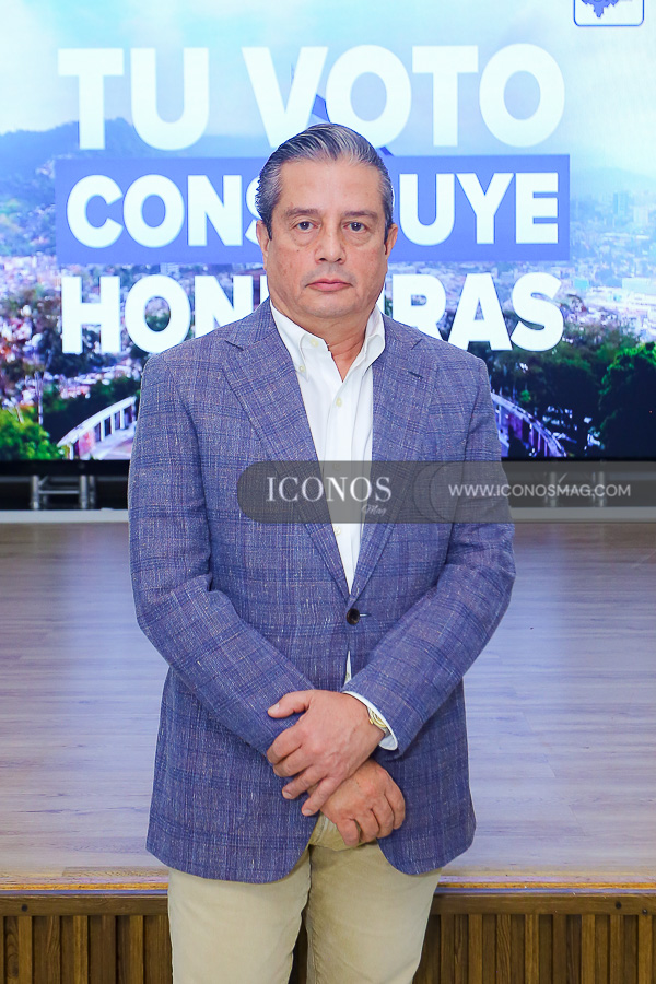 dialogo uth de empresarios y jovenes universitarios by cohep y uth
