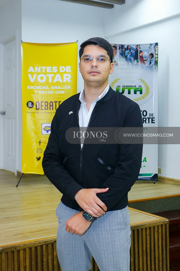 dialogo uth de empresarios y jovenes universitarios by cohep y uth