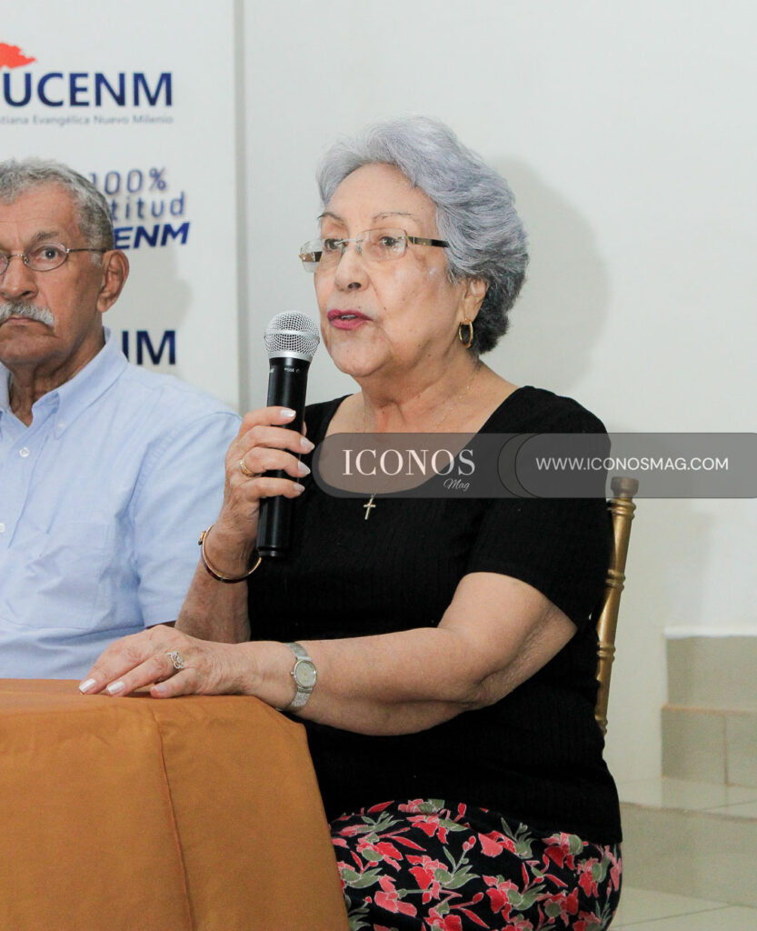 dona un libro y cambia una mente ucenm honduras
