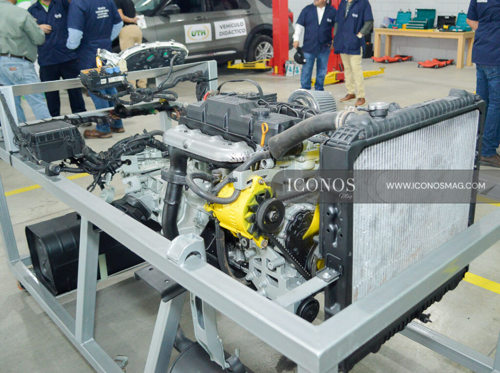 lanzamiento tecnico en sistemas automotrices by uth honduras