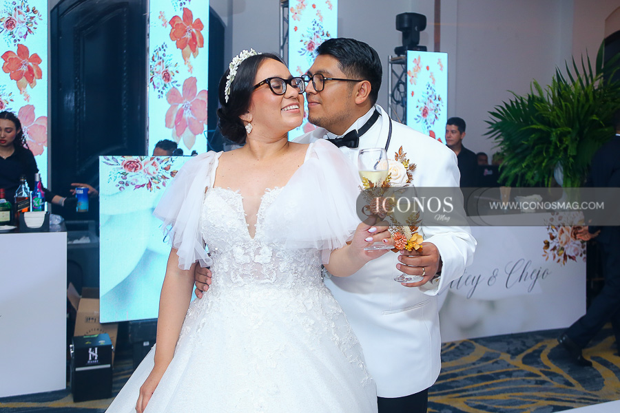 Boda Ana Gissel Duron y Sergio Eduardo Castillo y chejo