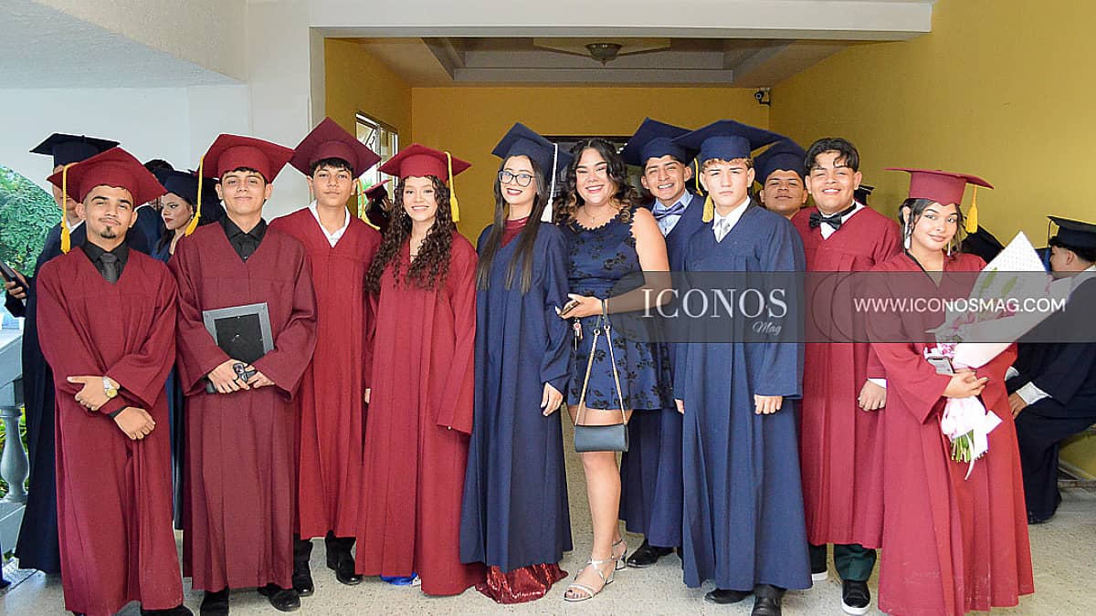 SEGUNDA PARTE La graduación 2025 <em>by Iberoamericana School and Institute</em>