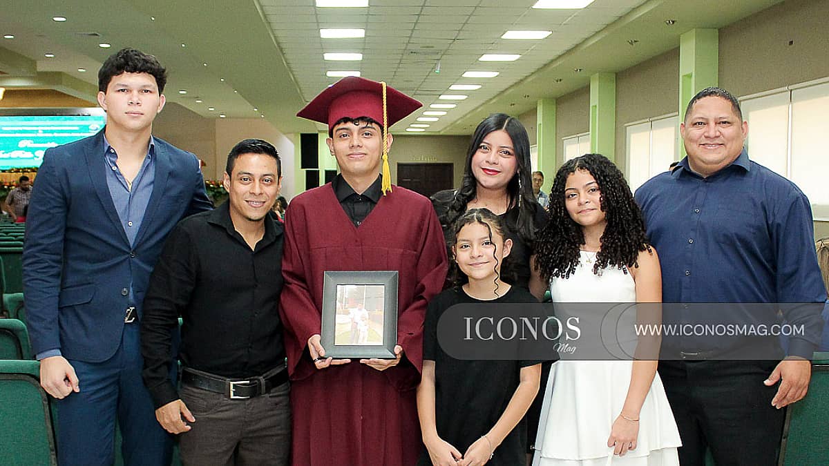 SEXTA PARTE La graduación 2025 <em>by Iberoamericana School and Institute</em>