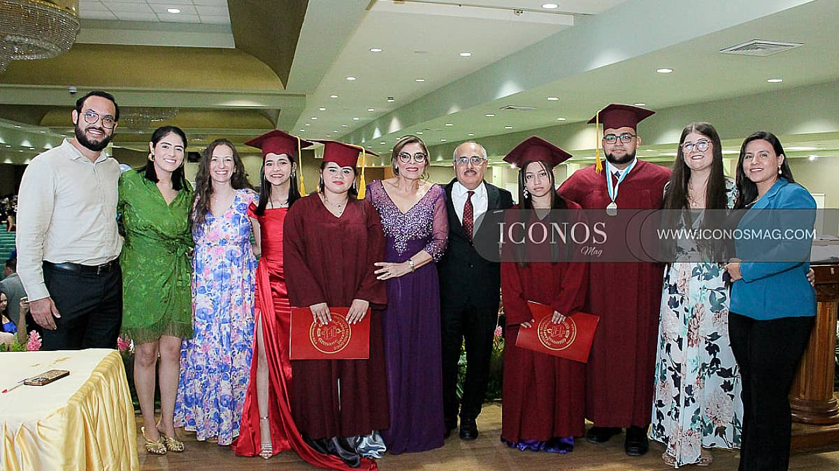 OCTAVA PARTE La graduación 2025 <em>by Iberoamericana School and Institute</em>