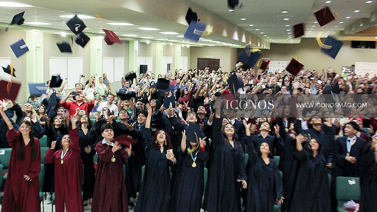 NOVENA PARTE La graduación 2025 <em>by Iberoamericana School and Institute</em>
