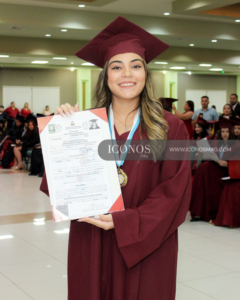 graduacion iberoamericana bilingual school