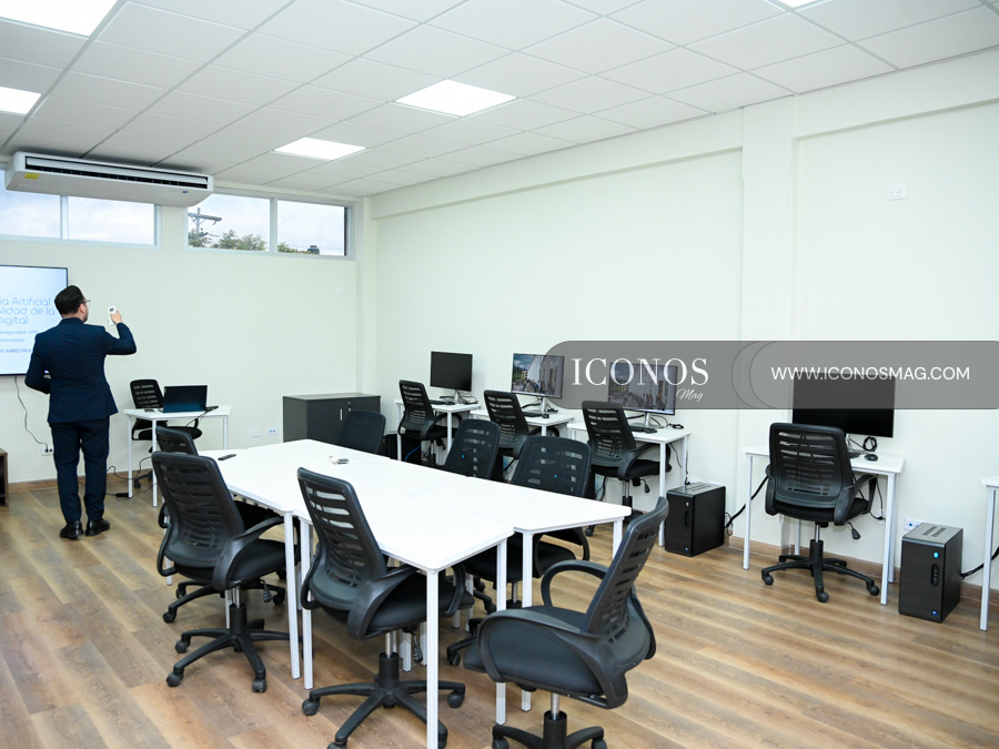 inauguracion ia center uth honduras