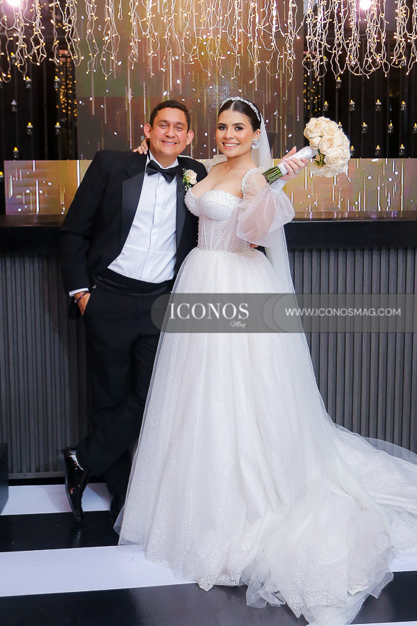 Helen Cecilia Zamora Matute y Alex Mauricio Cosenza Moncadatoshers la cumbre