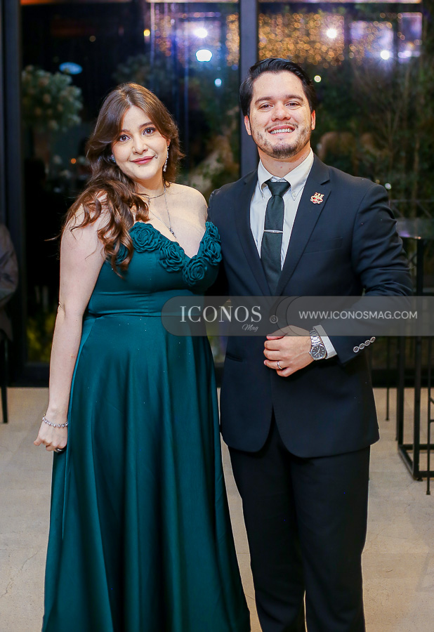 Helen Cecilia Zamora Matute y Alex Mauricio Cosenza Moncadatoshers la cumbre