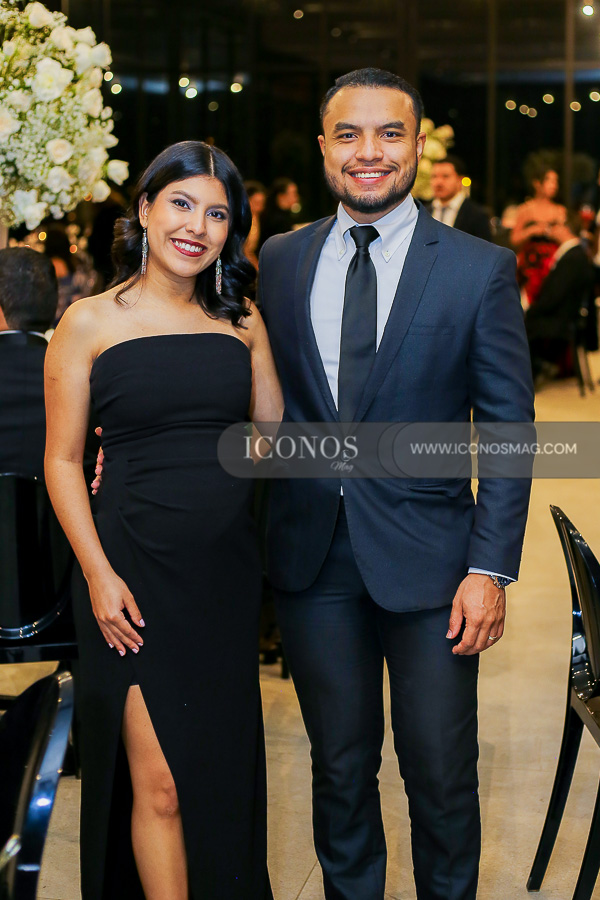 Helen Cecilia Zamora Matute y Alex Mauricio Cosenza Moncadatoshers la cumbre