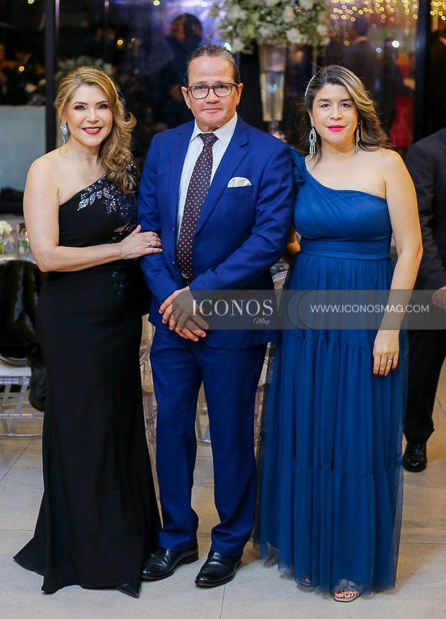 Helen Cecilia Zamora Matute y Alex Mauricio Cosenza Moncadatoshers la cumbre