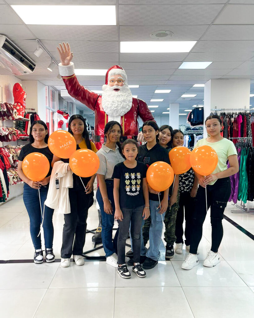 Convivio navideño 2025 Maex Honduras a niñas hogar San José
