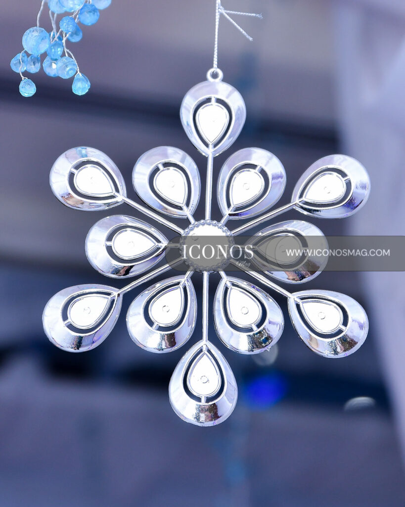 christmas la reina de hielo y el cazador by uth honduras