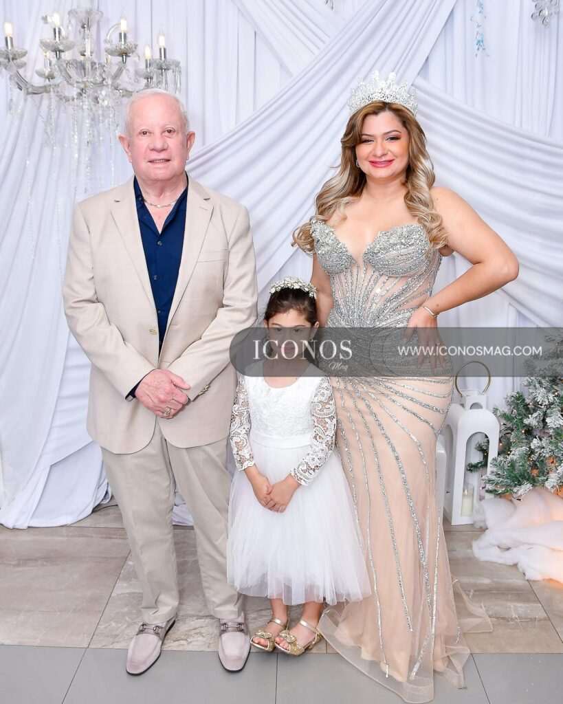 christmas la reina de hielo y el cazador by uth honduras