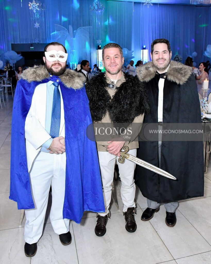 christmas la reina de hielo y el cazador by uth honduras