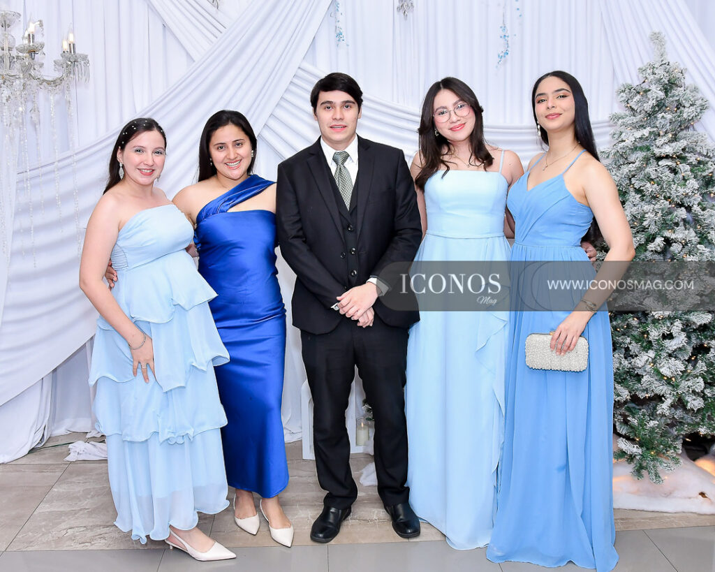 christmas la reina de hielo y el cazador by uth honduras