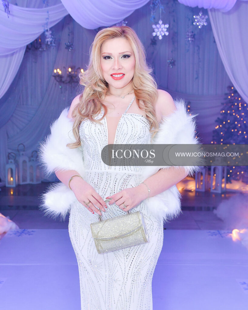 christmas la reina de hielo y el cazador by uth honduras